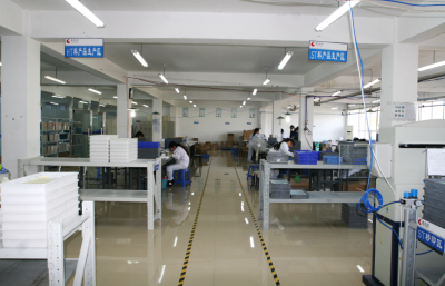 Präzisionsbearbeitung – Kundenspezifische Keramik- und Metallteile