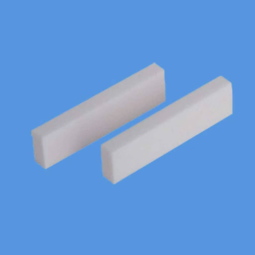 Keramik-Spezialteile – Substrate, Isolatoren, Buchsen, Ringe, Unterlegscheiben