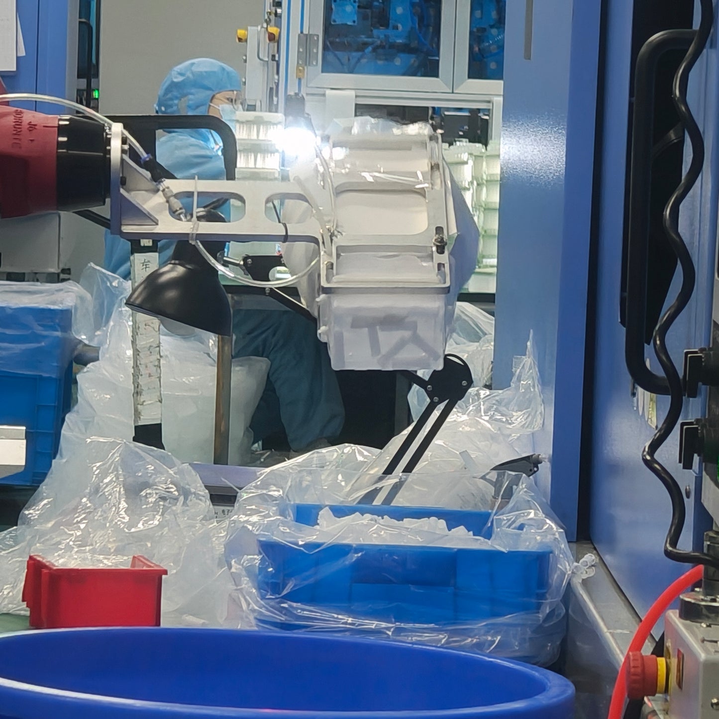 Reinraum-Spritzgussservice – Medizin- und Mikrofluidikfertigung der Klasse 100.000